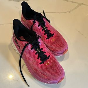 Hoka Clifton 9 women’s size 10. Pink and black, barely used